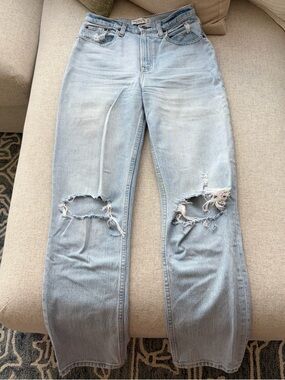 Abercrombie 90’s Straight Ultra High Rise Curve Love Light Blue Jeans